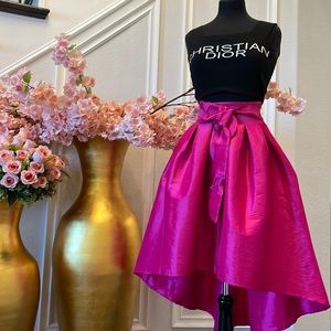 NWOT SPECIAL OCCASION MAGENTA SKIRT SIZE L